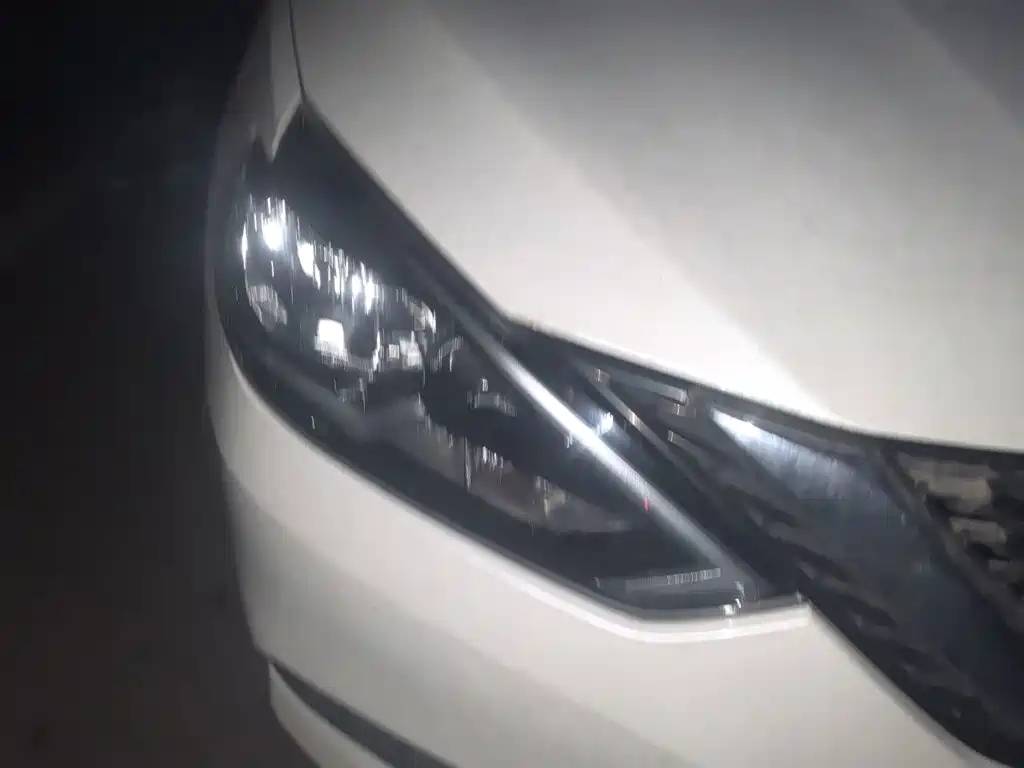 Nissan Sylphy — миниатюра 7