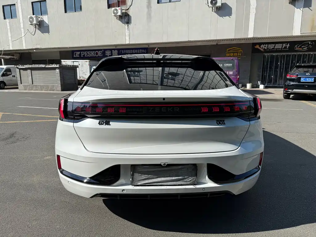 ZEEKR EXTREME KRYPTON 001