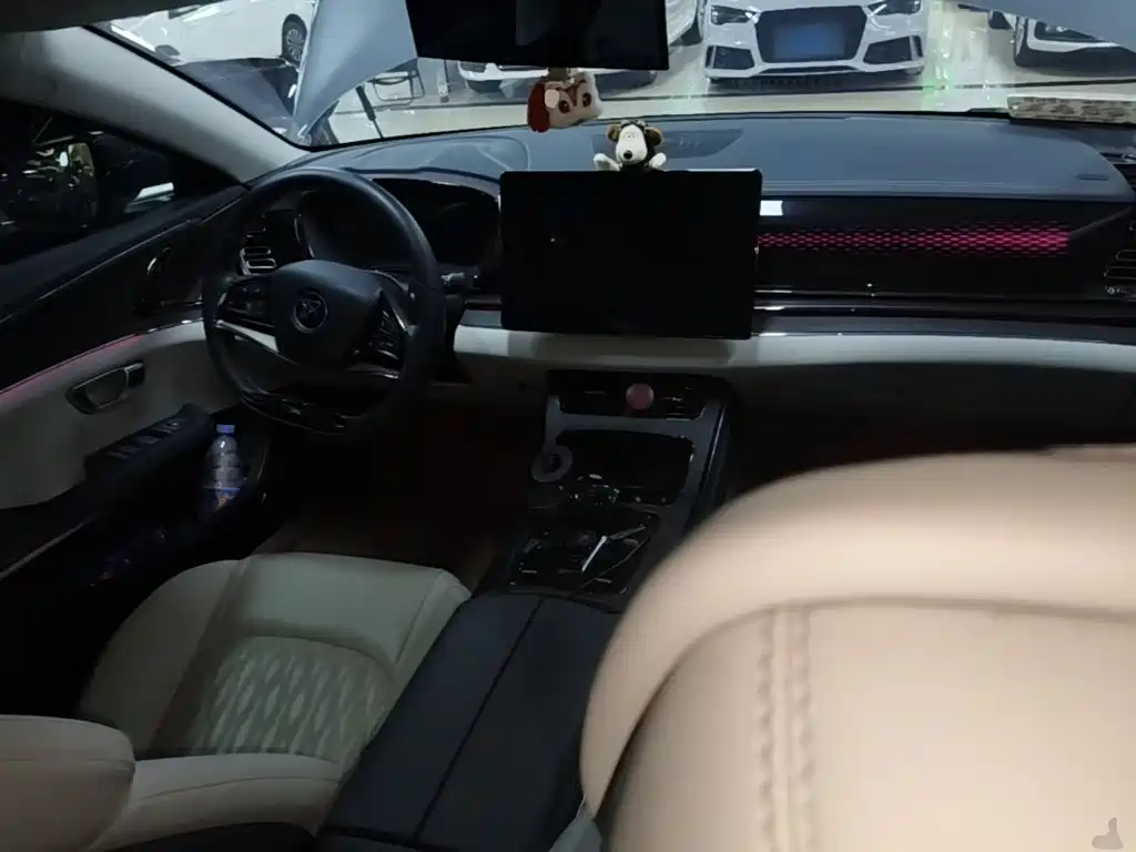BYD Han — миниатюра 10