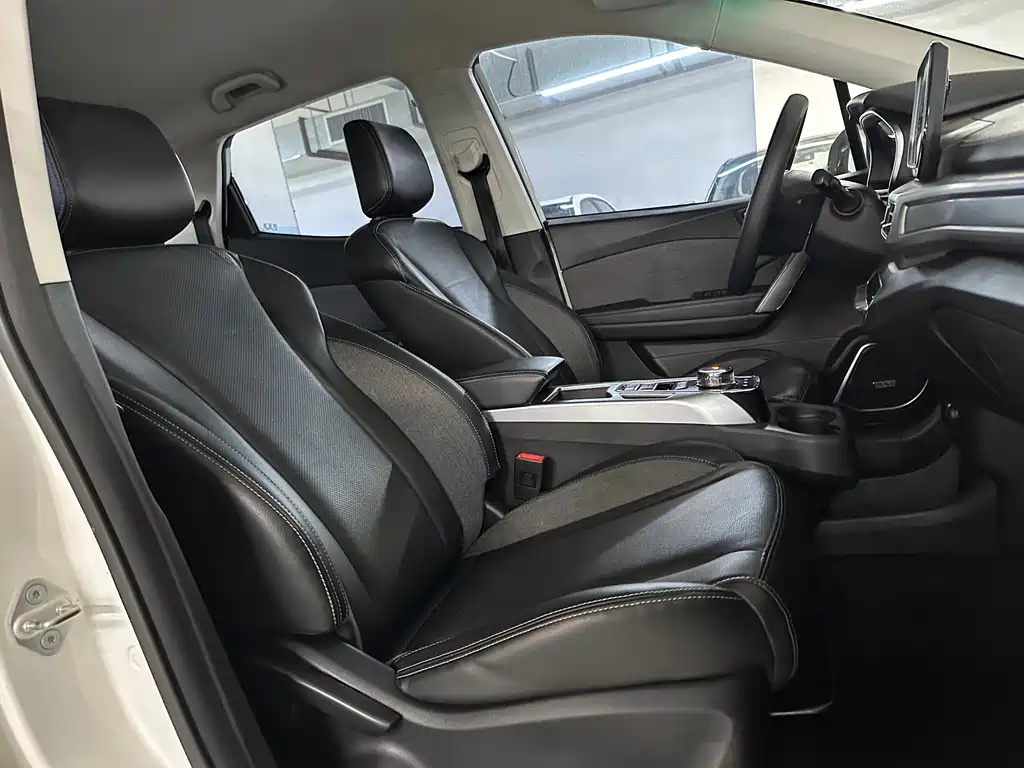 BAIC EX3 — миниатюра 18