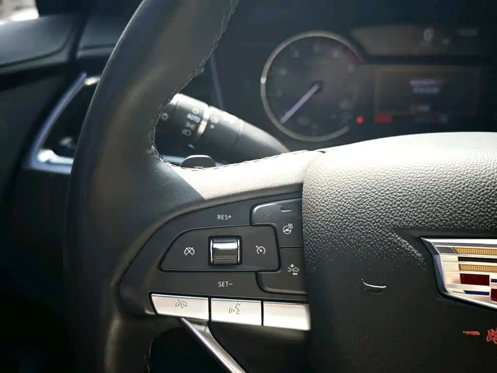 Cadillac XT6 — миниатюра 2