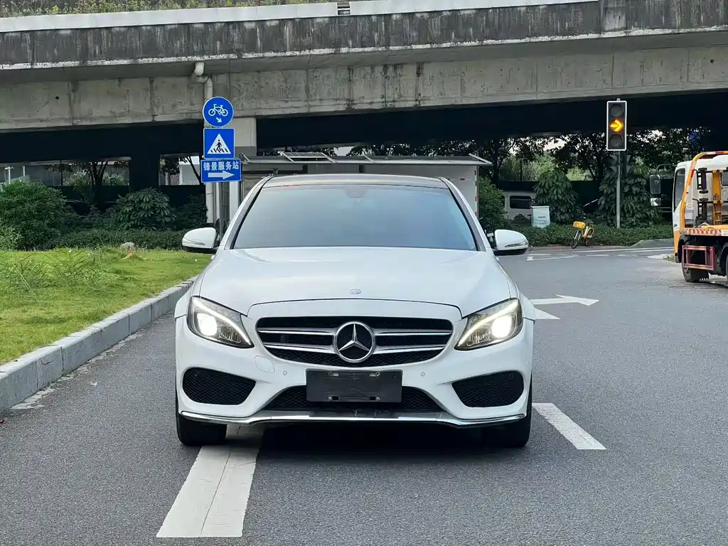 Mercedes-Benz C-Class — миниатюра 2