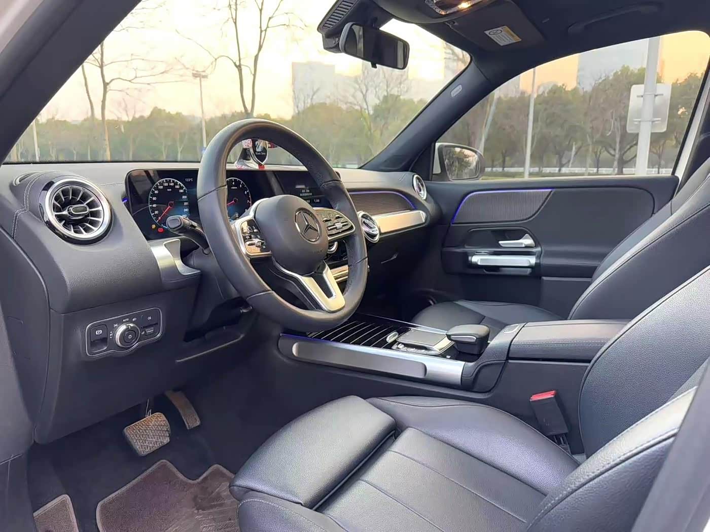 Mercedes-Benz GLB 1.3 л 2022 г. Белый, пробег 30000 км