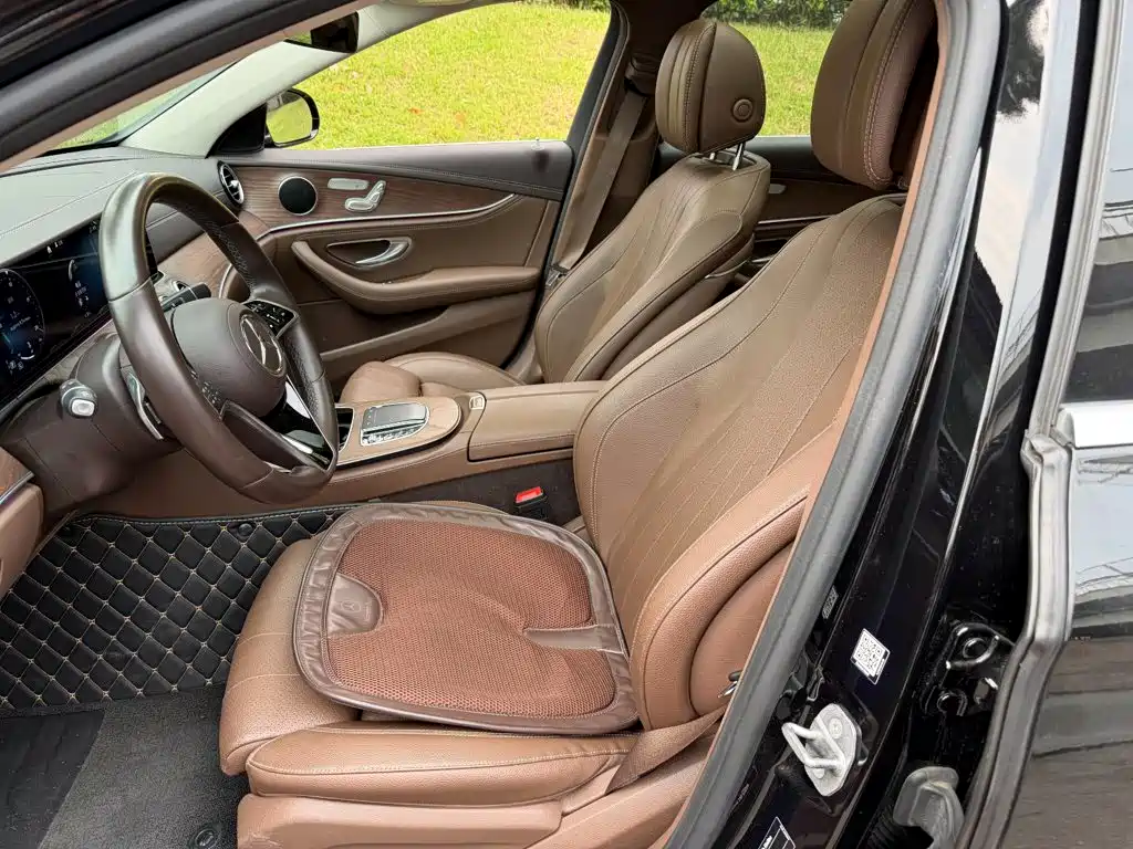 Mercedes-Benz E-Class — миниатюра 8