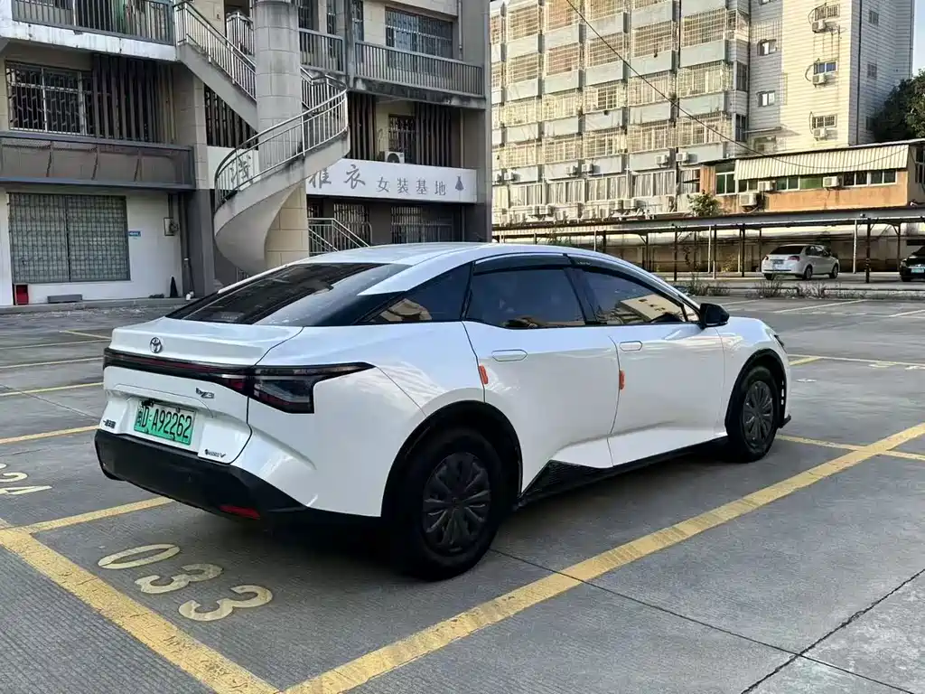 Toyota bZ3 — миниатюра 5