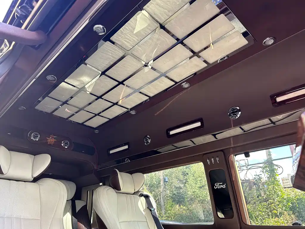 Ford E350 — миниатюра 21