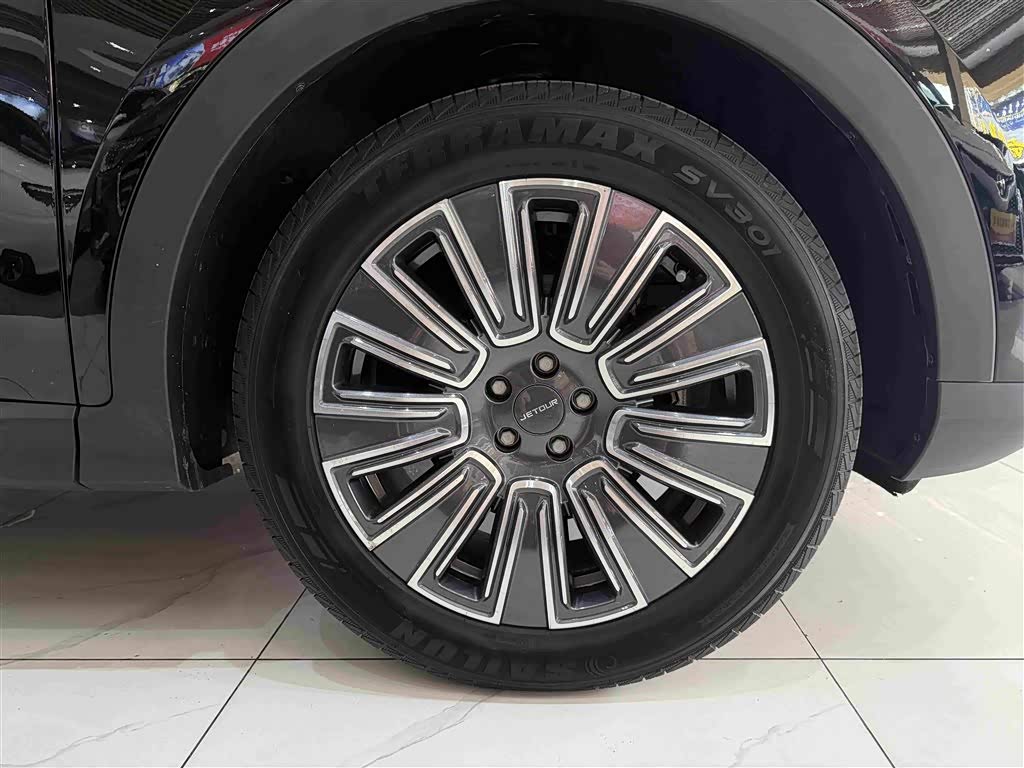 Jetour Jetour X70 PLUS 1.5 л 2025 г. Чёрный, пробег 11000 км
