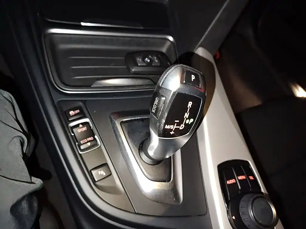 BMW 3 Series — миниатюра 14