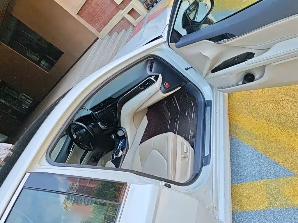 Toyota Camry — миниатюра 18