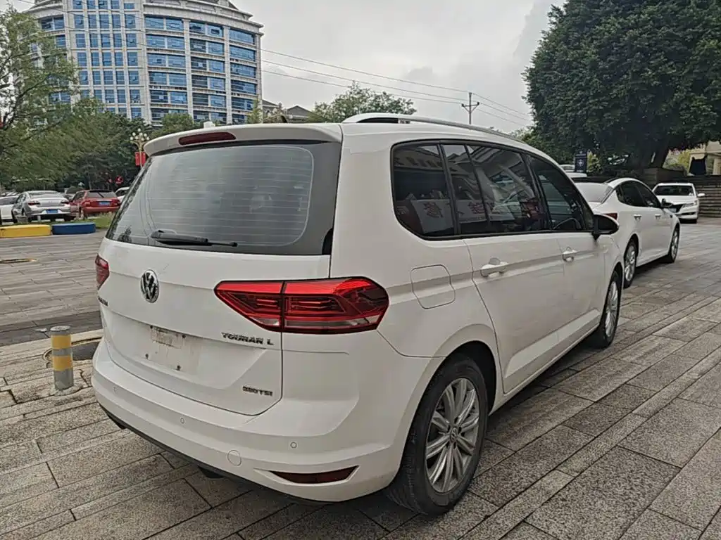 Volkswagen Touran — миниатюра 7