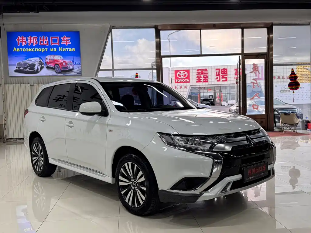 Mitsubishi Outlander — миниатюра 3