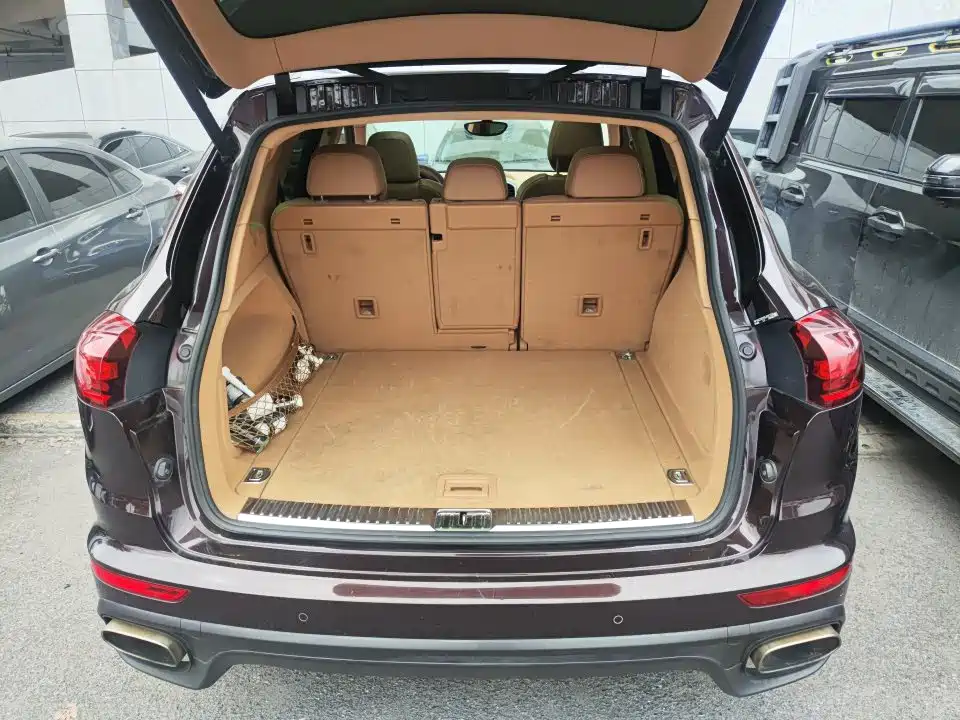 Porsche Cayenne — миниатюра 9