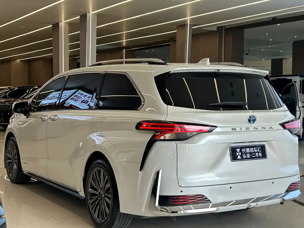 Toyota Sienna — миниатюра 7