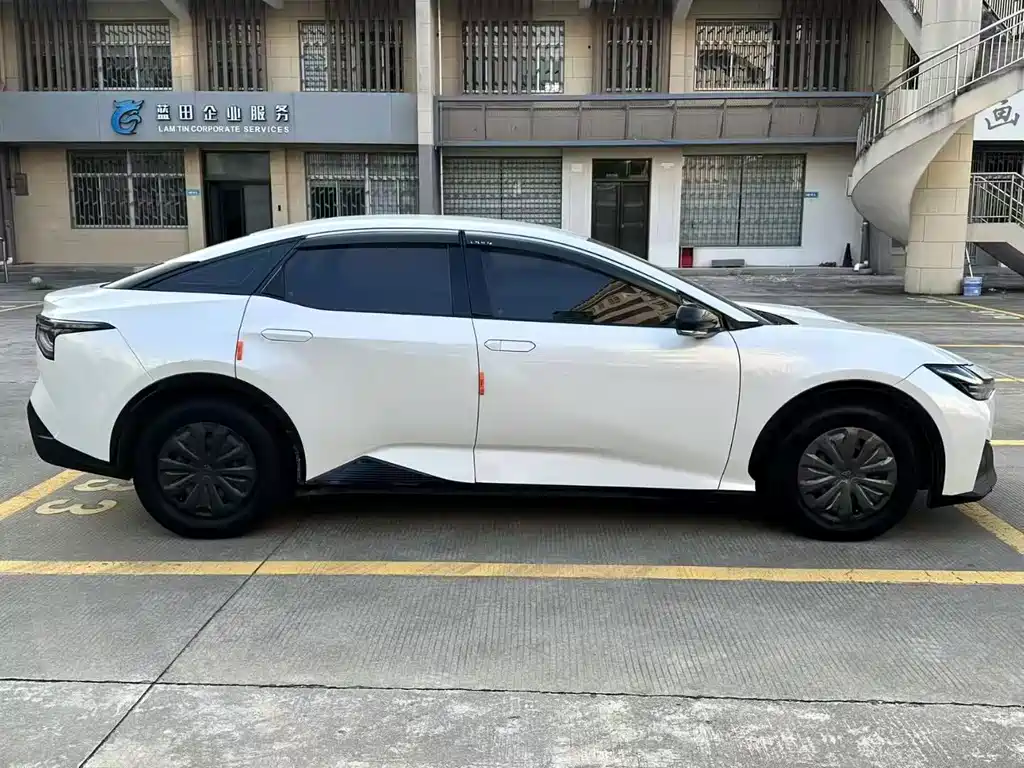 Toyota bZ3 — миниатюра 6