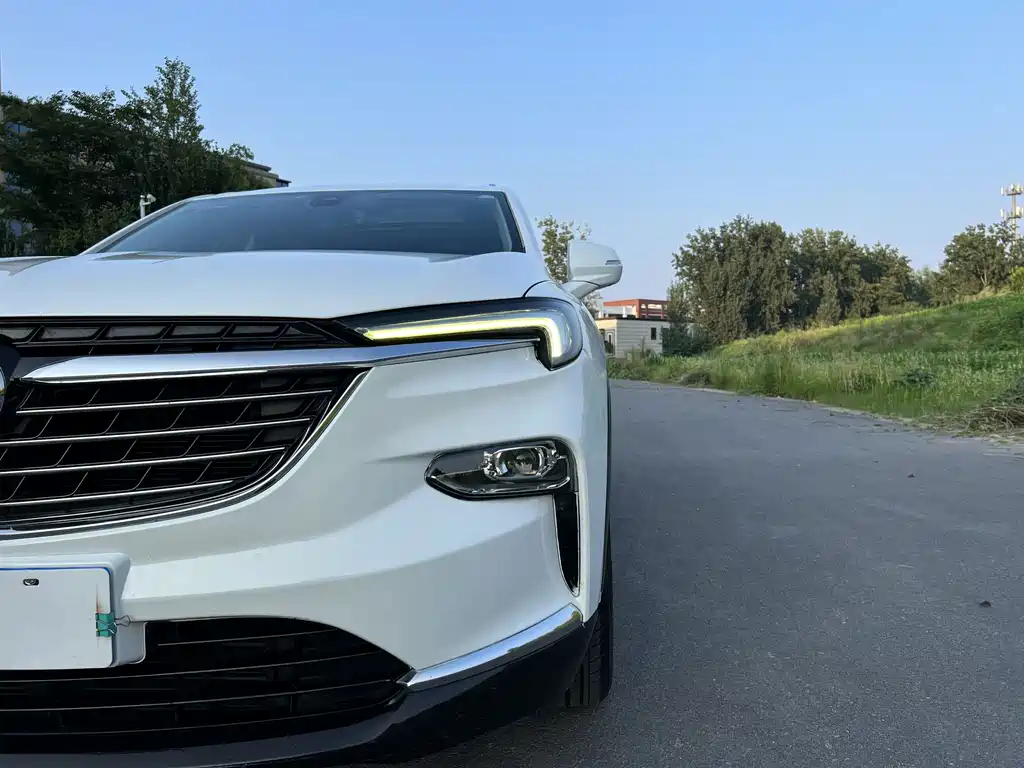 Buick Enclave — миниатюра 19