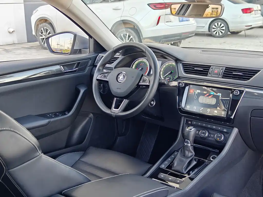 Skoda Superb — миниатюра 23