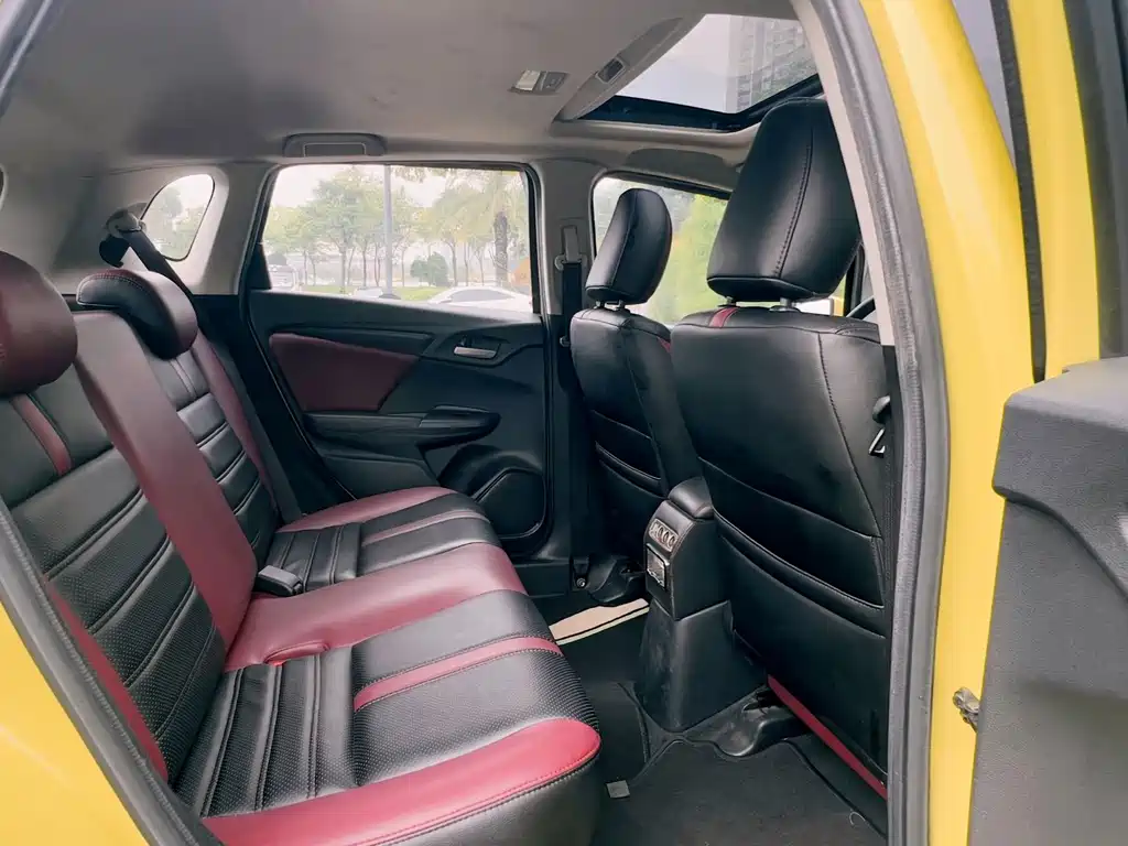 Honda Fit — миниатюра 11