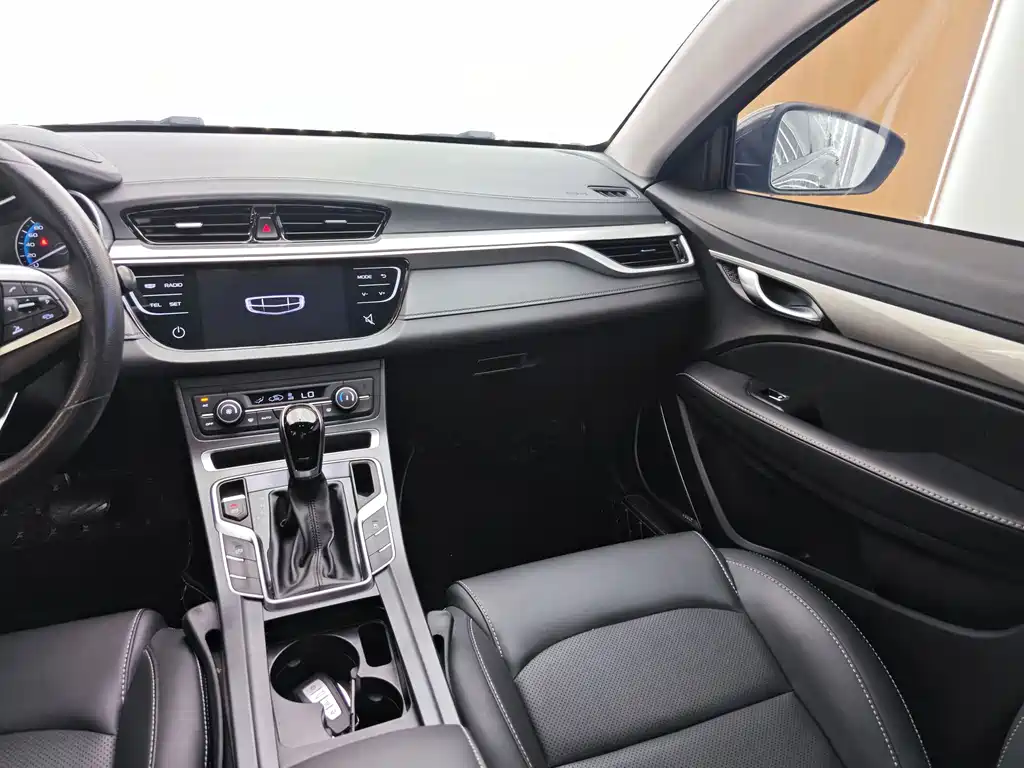 Geely Emgrand — миниатюра 12