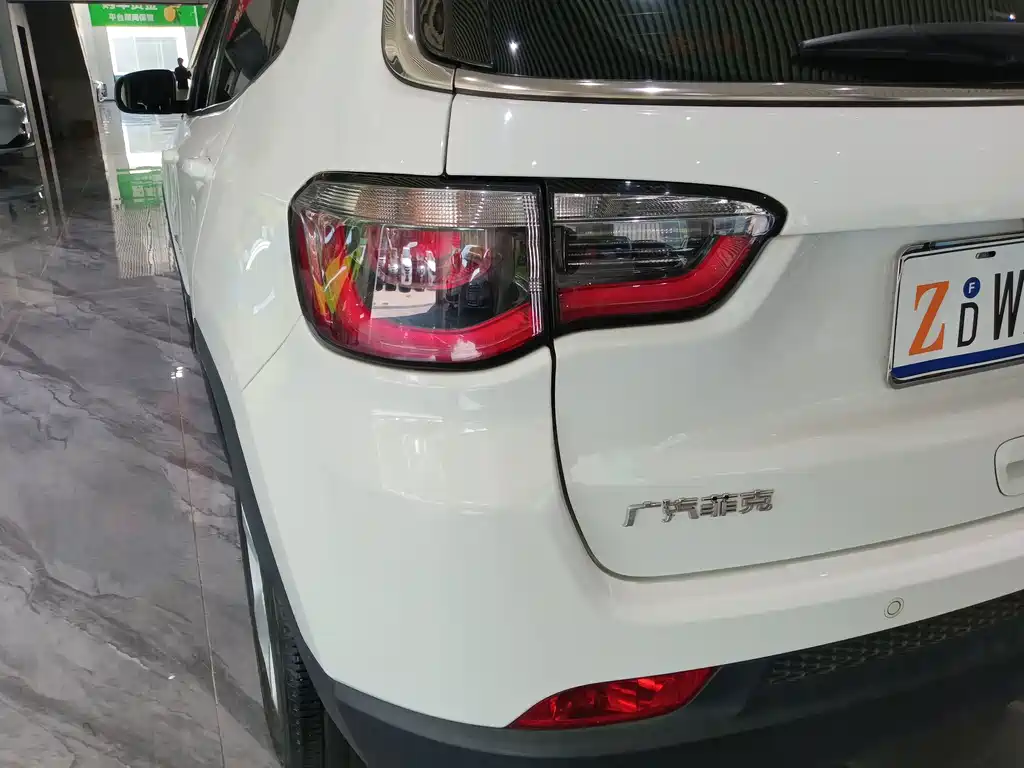 Jeep Compass — миниатюра 21