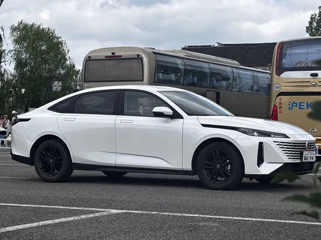 Changan Yida — миниатюра 4