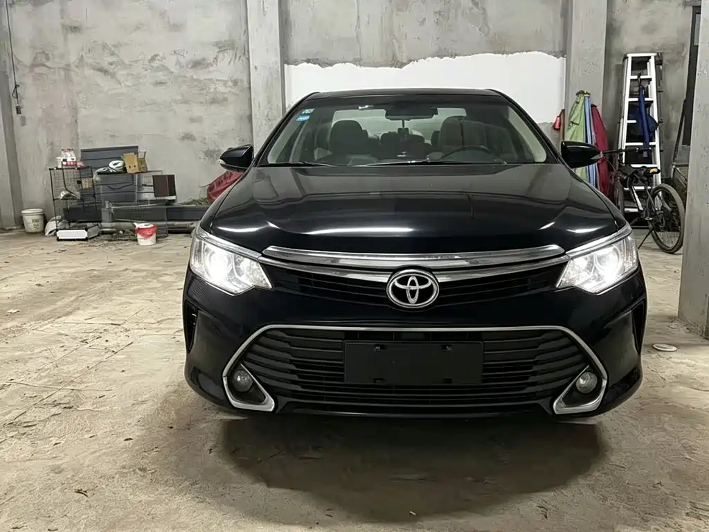 Toyota Camry 2016 2.0G Luxury