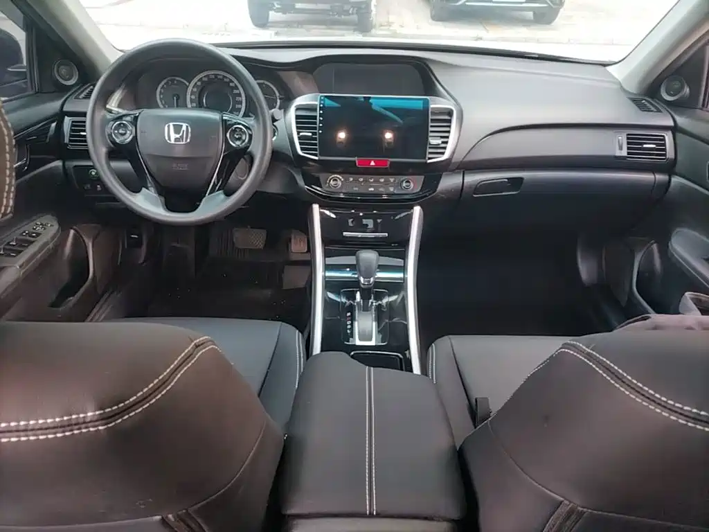 Honda Accord — миниатюра 10