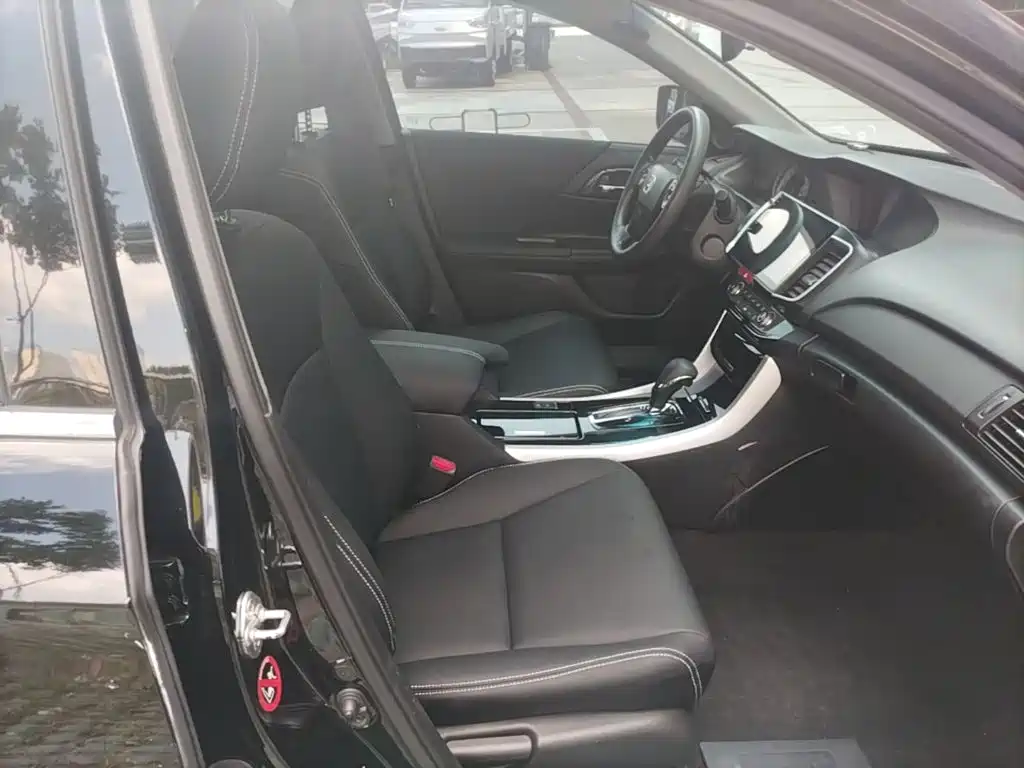 Honda Accord — миниатюра 25