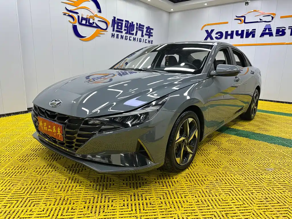 Hyundai Elantra 2022