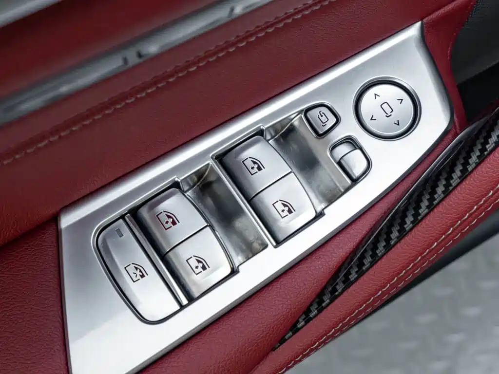 BMW 5 Series — миниатюра 24