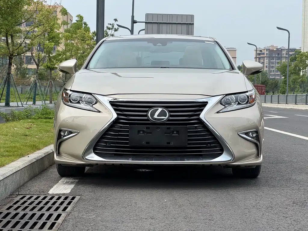 Lexus ES — миниатюра 2