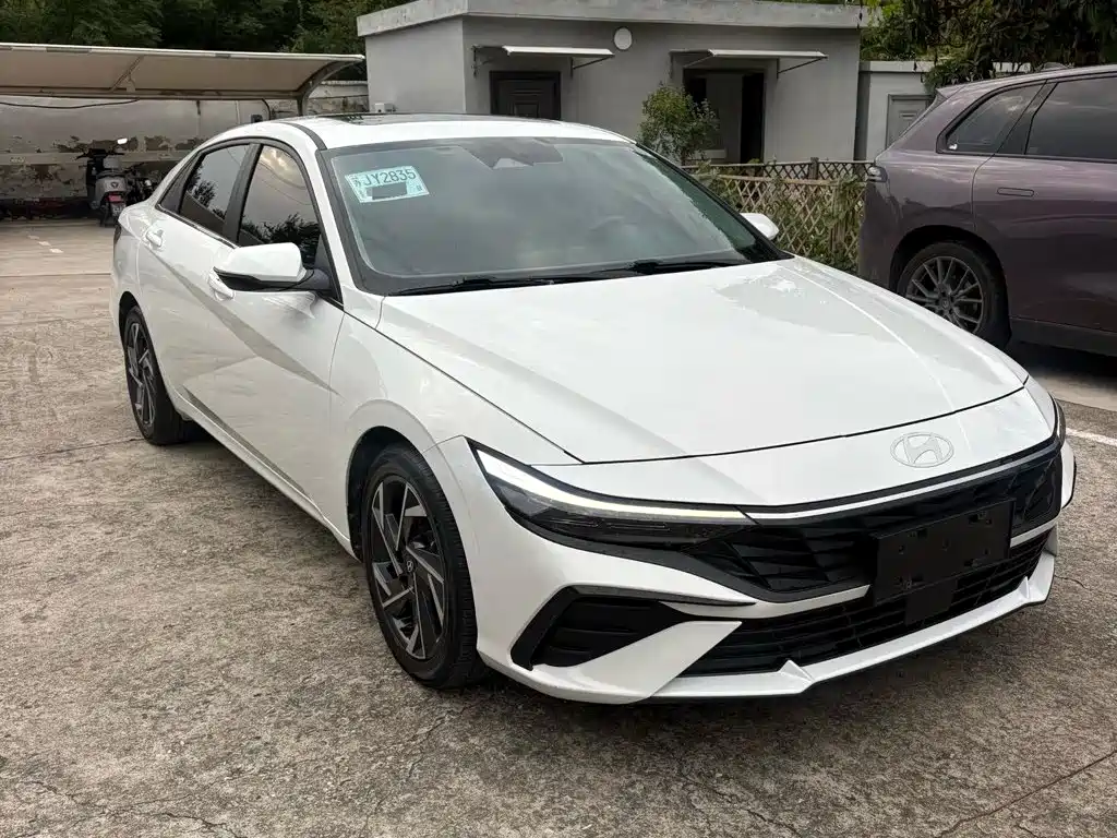 Hyundai Elantra — миниатюра 4