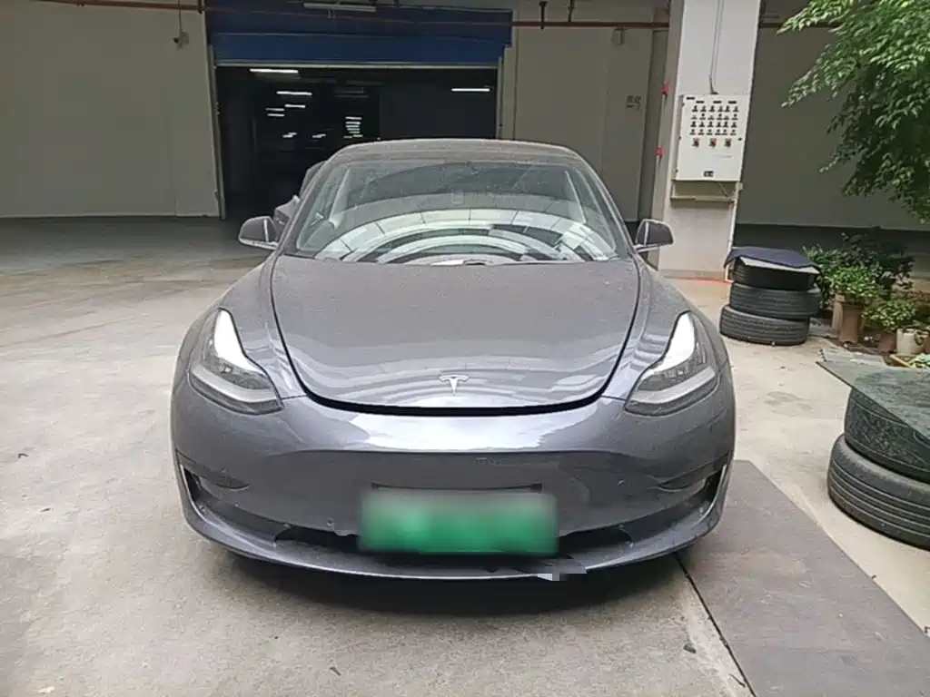 Tesla Model 3 — миниатюра 3