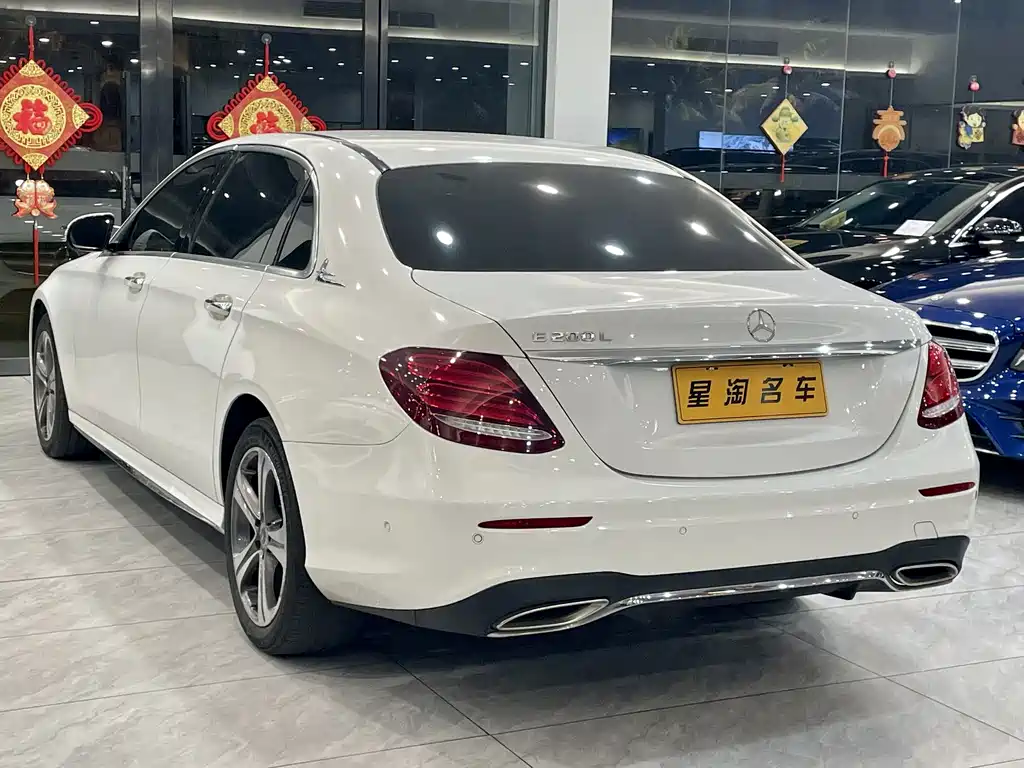 MERCEDES-BENZ E CLASS