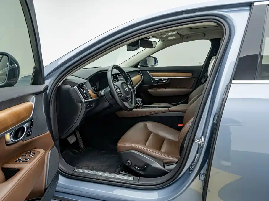 Volvo S90 — миниатюра 9