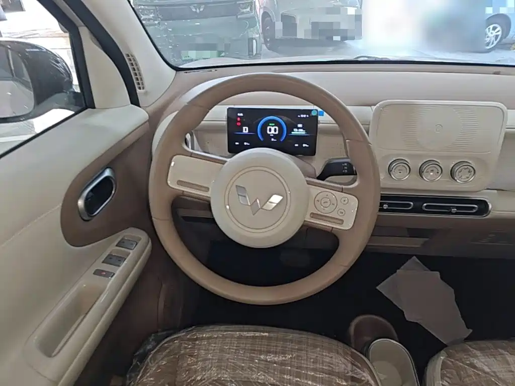 Wuling MINIEV — миниатюра 11