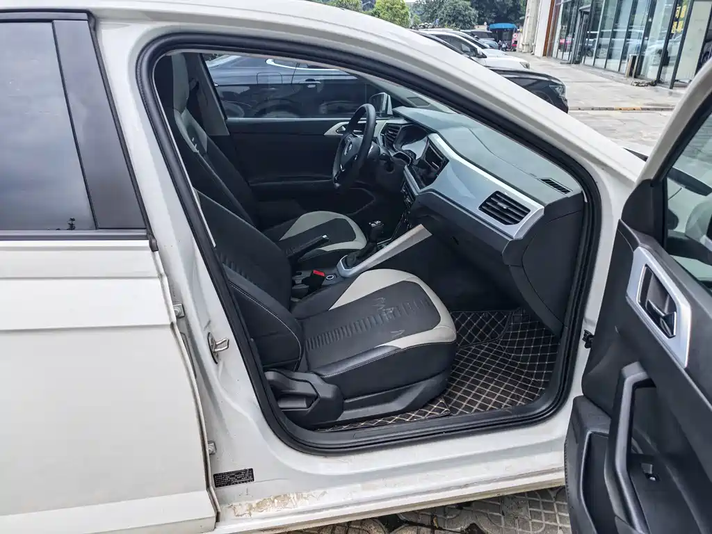 Volkswagen Polo — миниатюра 3