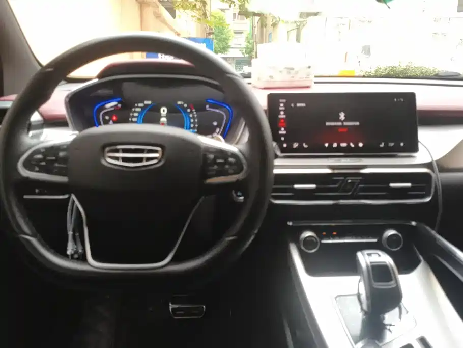 Geely Binyue — миниатюра 16