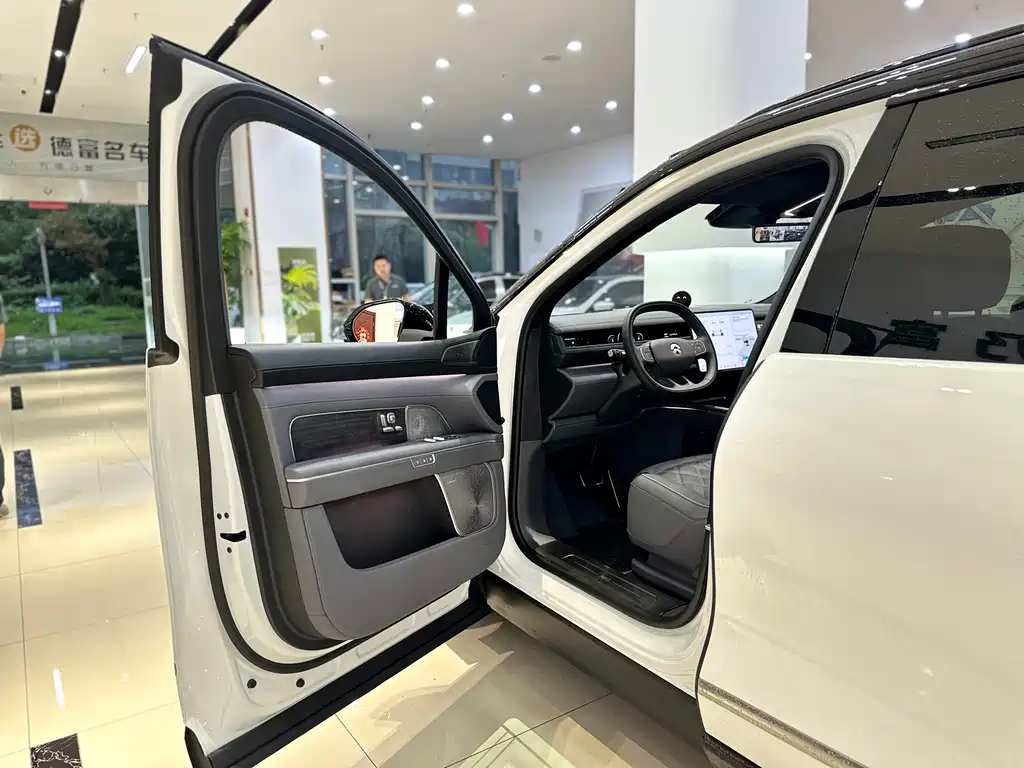 NIO ES8 — миниатюра 7
