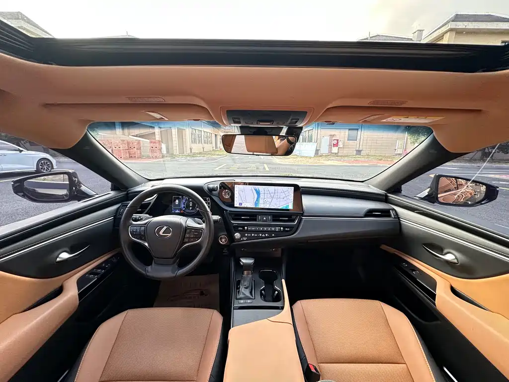 Lexus ES — миниатюра 8