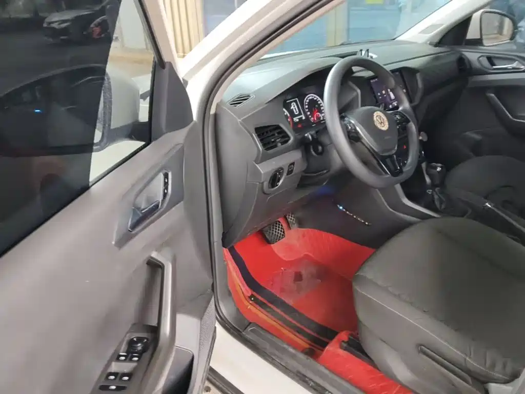 Volkswagen T-Cross — миниатюра 16