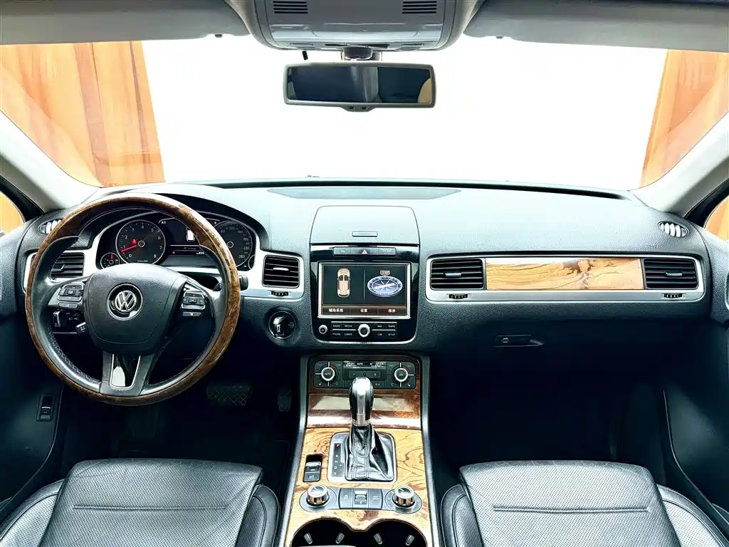 Volkswagen Touareg — миниатюра 9