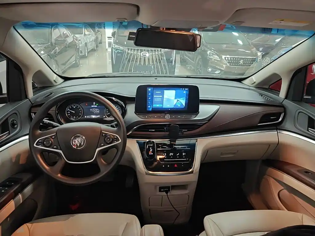 Buick GL8 — миниатюра 10