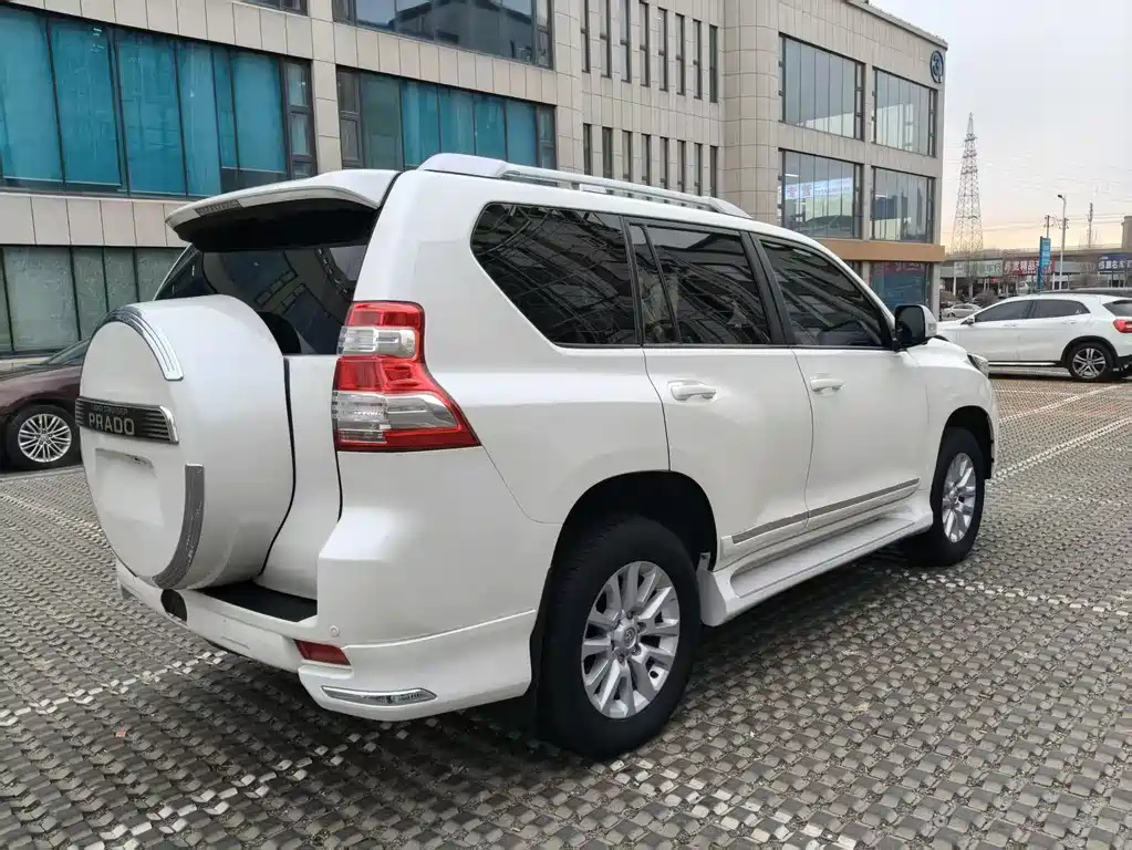 TOYOTA PRADO