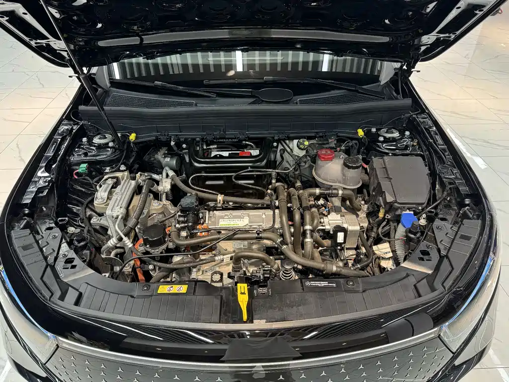 Mercedes-Benz EQB — миниатюра 16