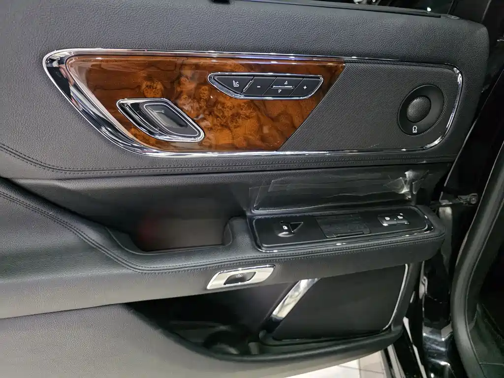 Lincoln Continental — миниатюра 12