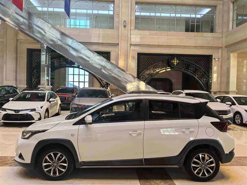 TOYOTA YARIS L ZHIXUAN