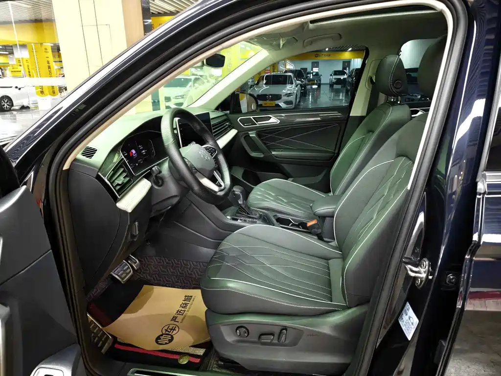 Volkswagen Tiguan L — миниатюра 10