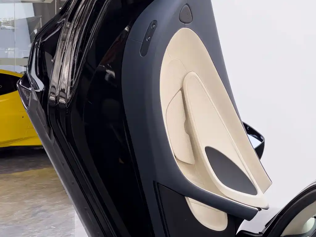 McLaren GT — миниатюра 11