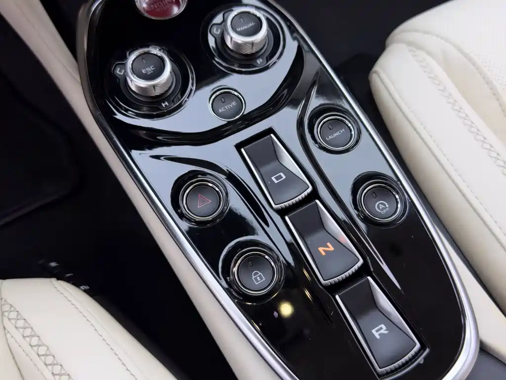 McLaren GT — миниатюра 24