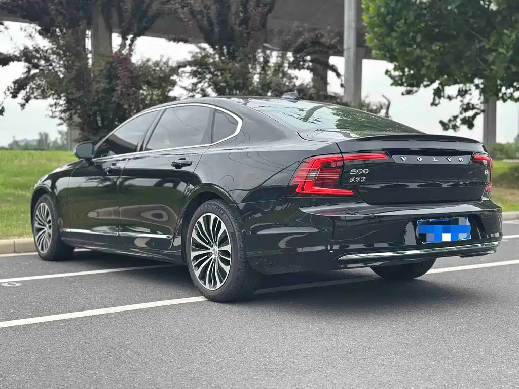 Volvo S90 — миниатюра 8